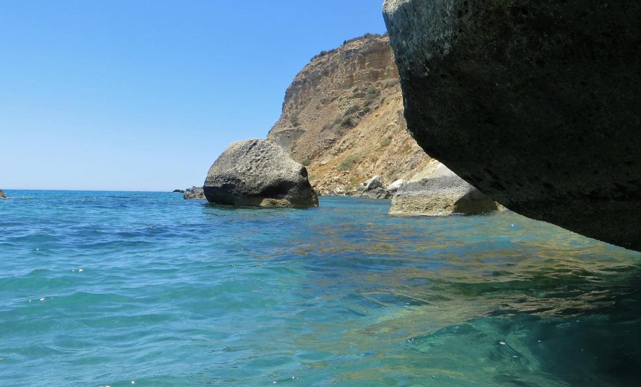 Chariandry Court Lägenhet Pissouri Exteriör bild