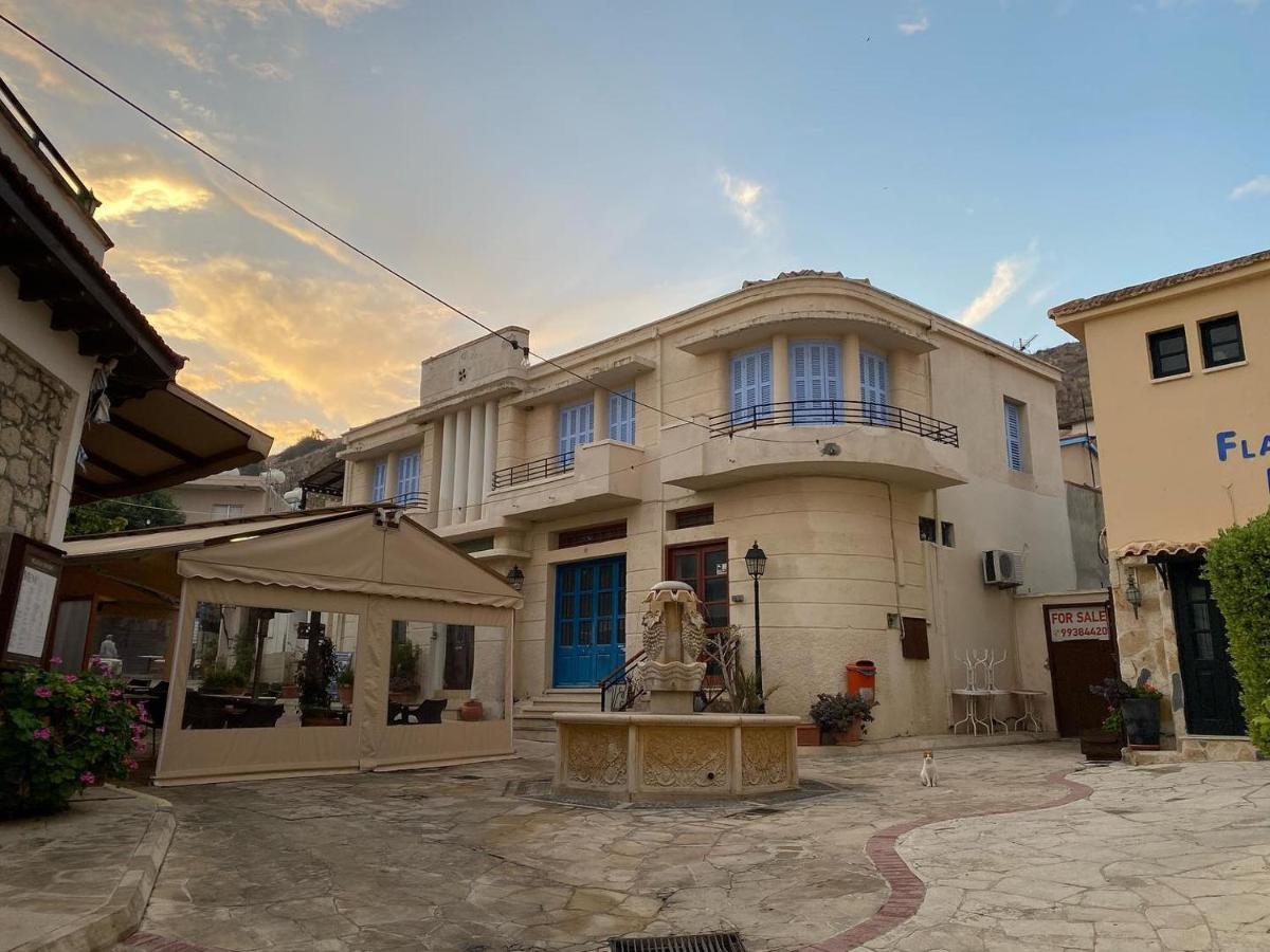Chariandry Court Lägenhet Pissouri Exteriör bild