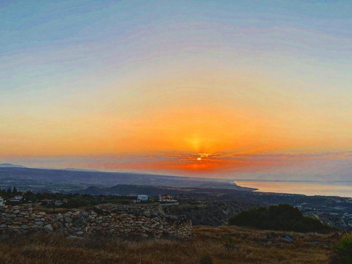 Chariandry Court Lägenhet Pissouri Exteriör bild