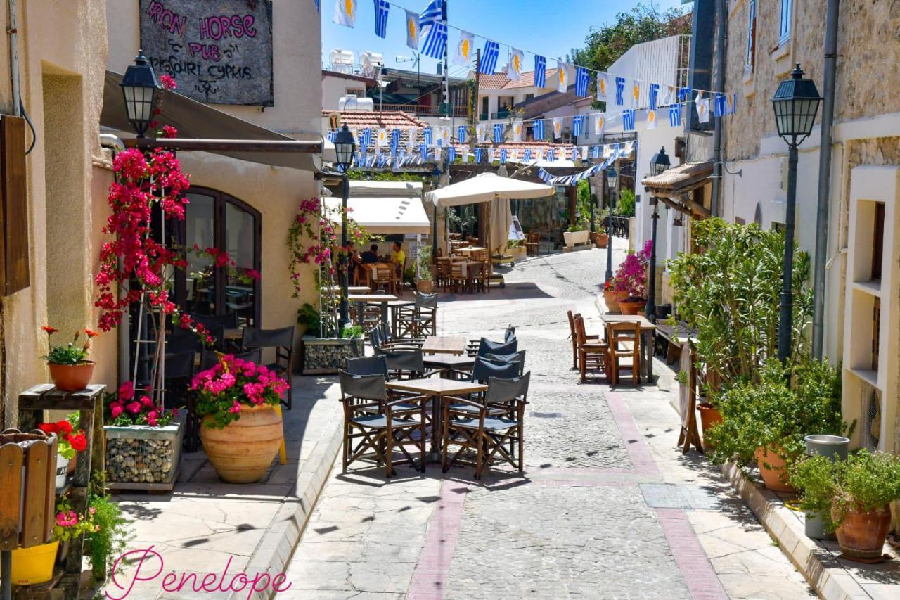 Chariandry Court Lägenhet Pissouri Exteriör bild