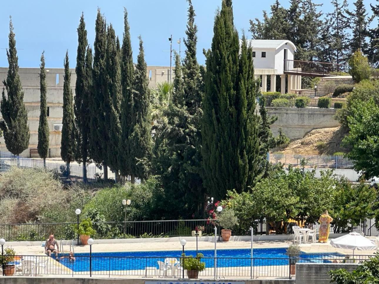 Chariandry Court Lägenhet Pissouri Exteriör bild