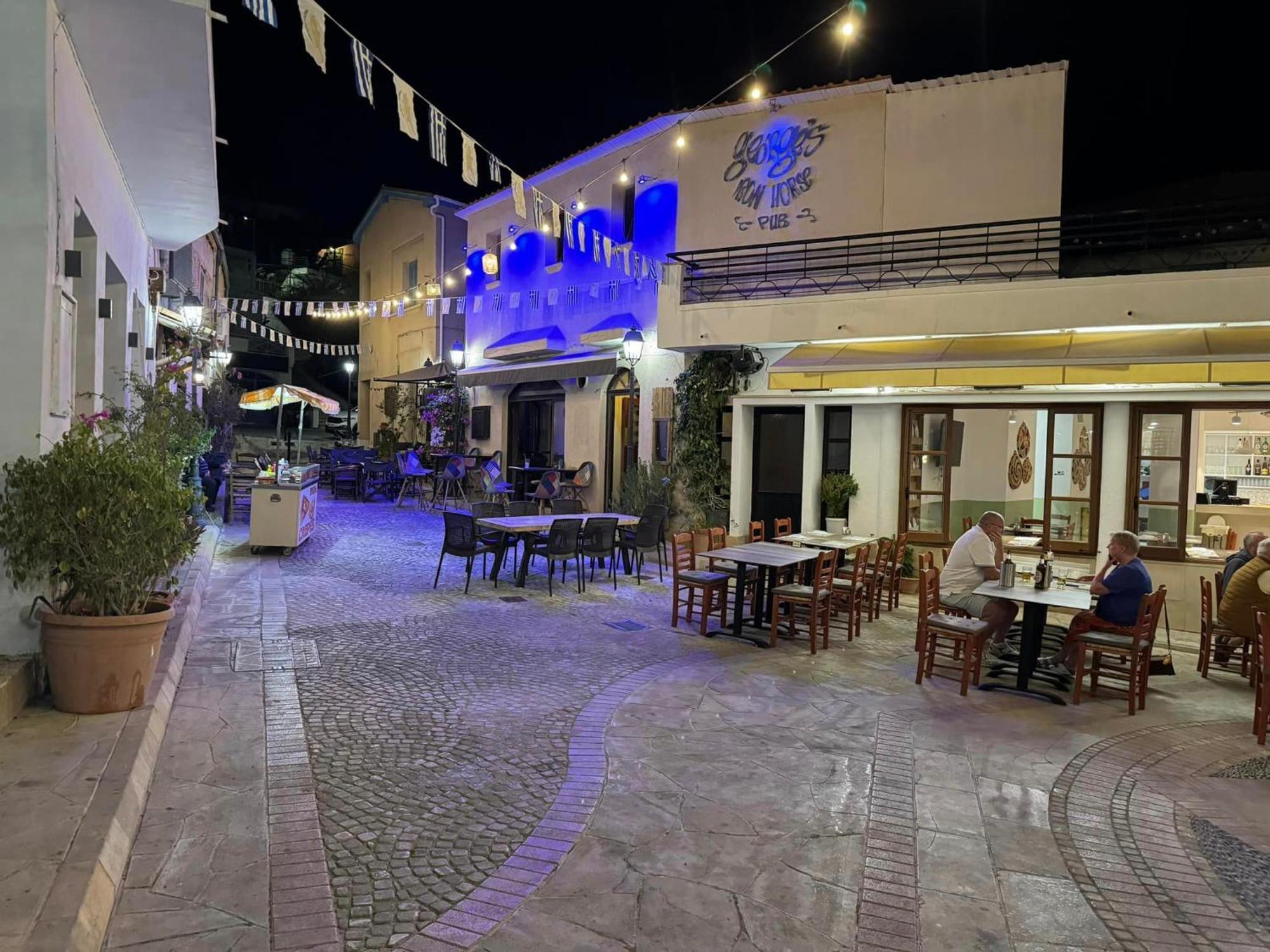Chariandry Court Lägenhet Pissouri Exteriör bild