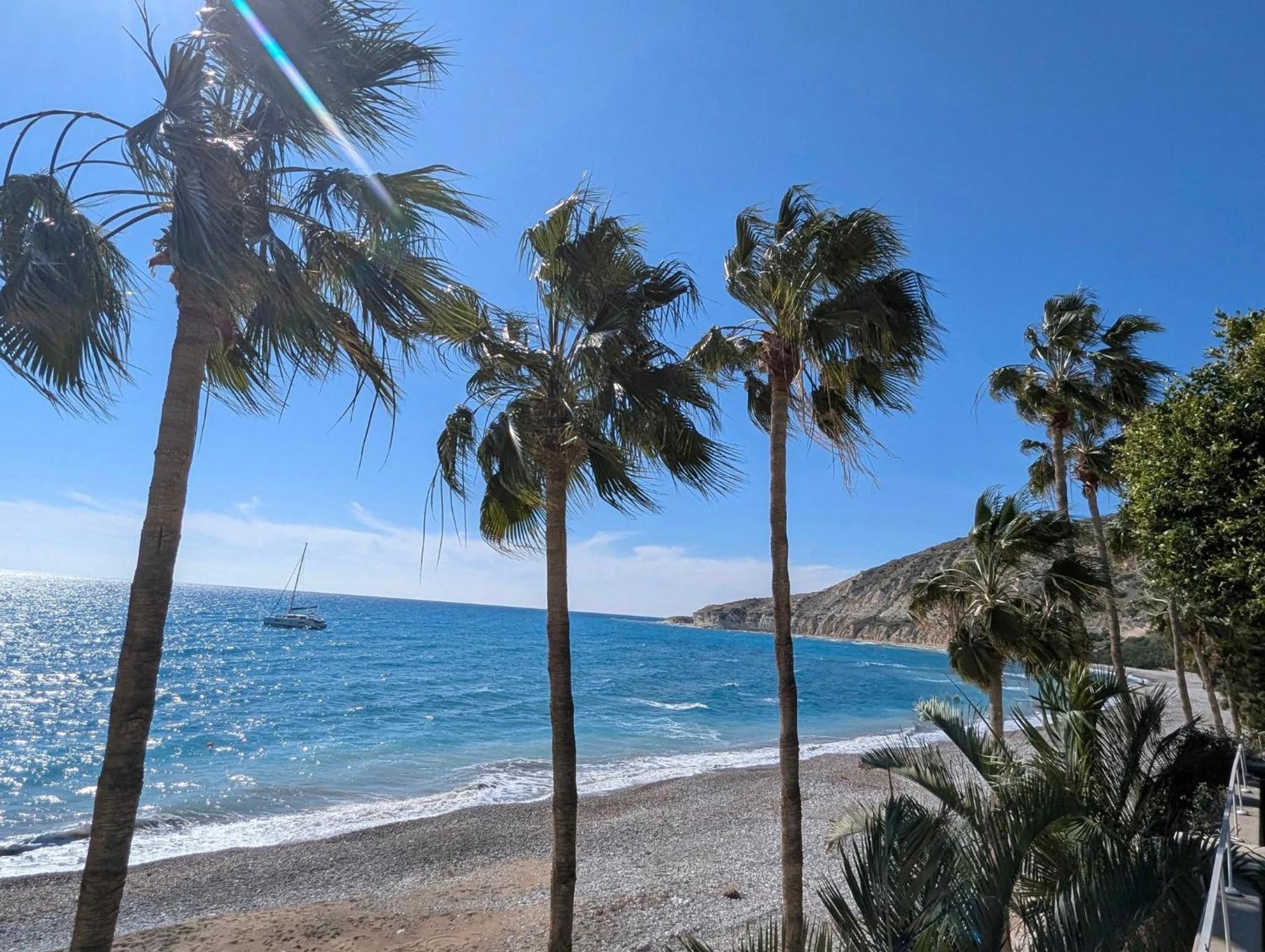 Chariandry Court Lägenhet Pissouri Exteriör bild