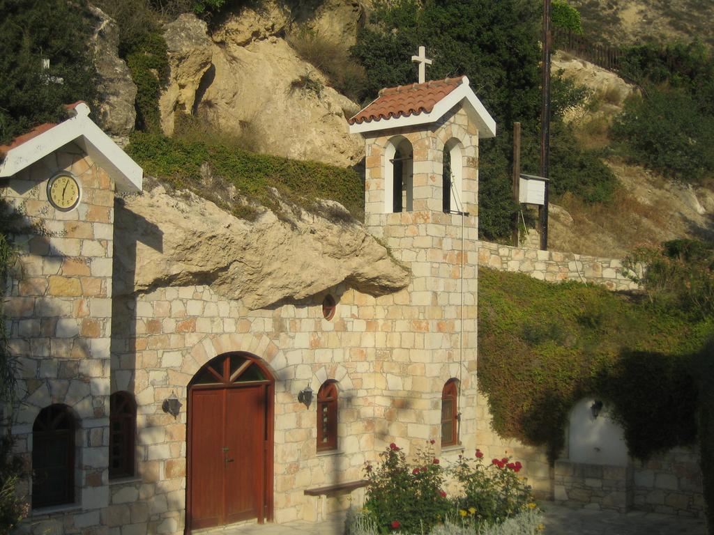 Chariandry Court Lägenhet Pissouri Exteriör bild