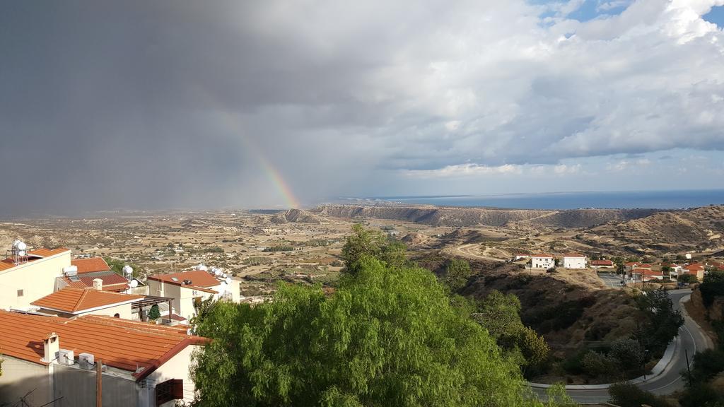 Chariandry Court Lägenhet Pissouri Exteriör bild