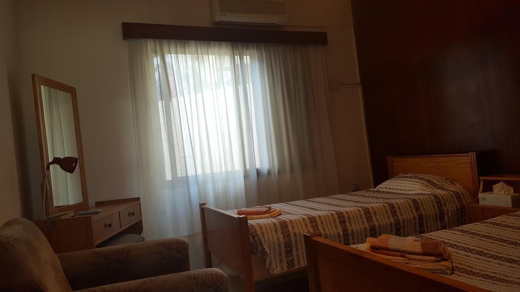 Chariandry Court Lägenhet Pissouri Exteriör bild