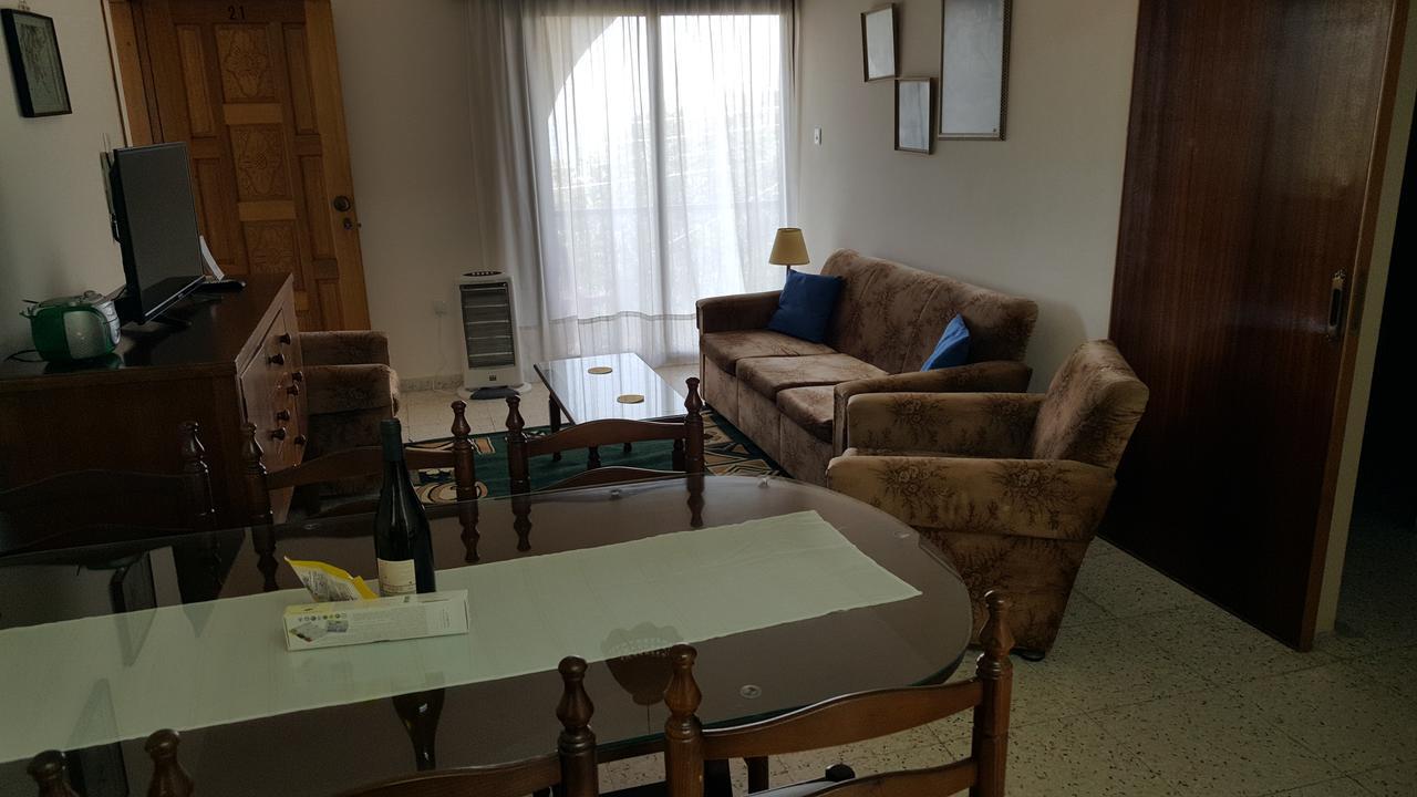 Chariandry Court Lägenhet Pissouri Exteriör bild