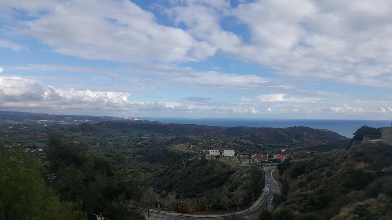 Chariandry Court Lägenhet Pissouri Exteriör bild