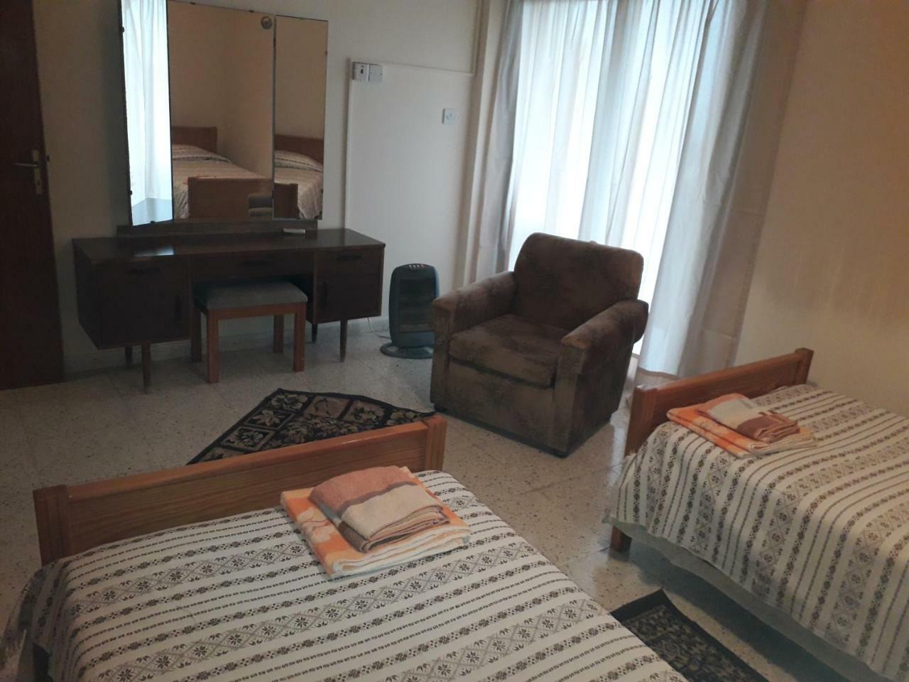 Chariandry Court Lägenhet Pissouri Exteriör bild
