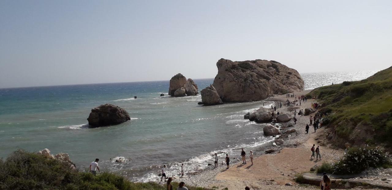 Chariandry Court Lägenhet Pissouri Exteriör bild