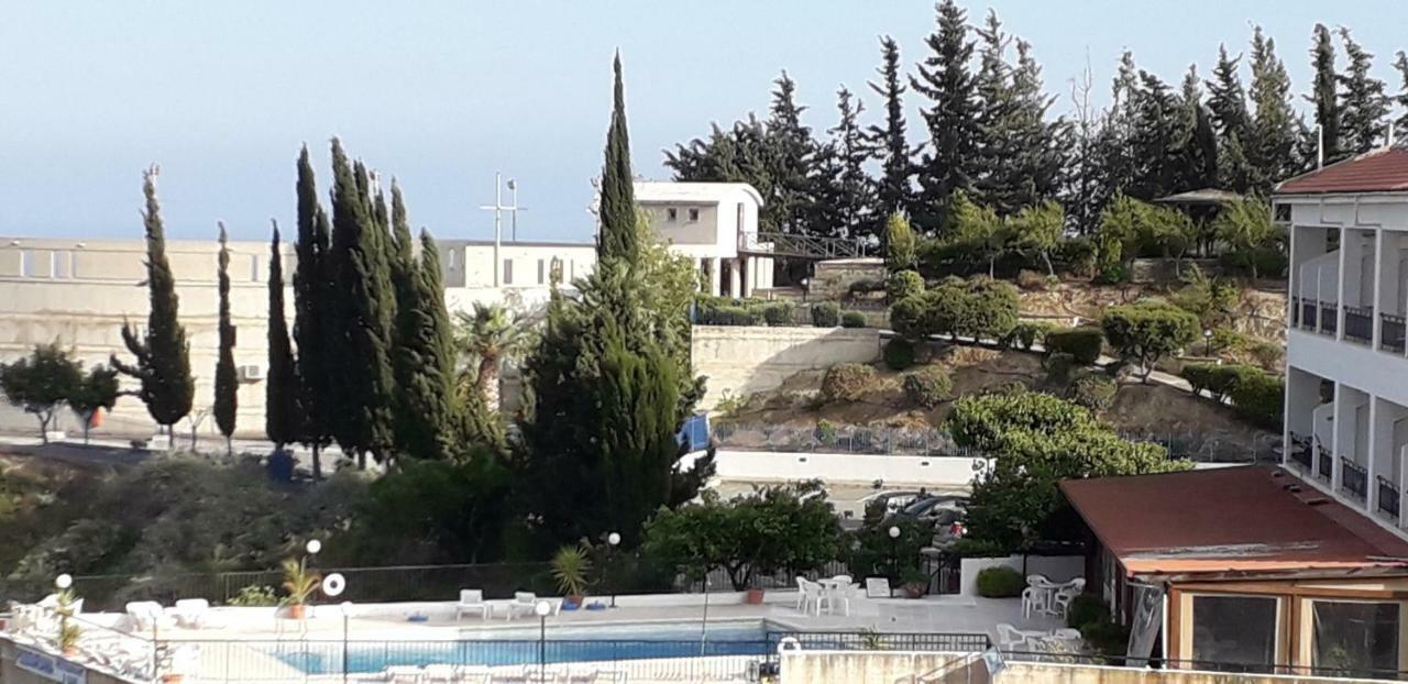 Chariandry Court Lägenhet Pissouri Exteriör bild
