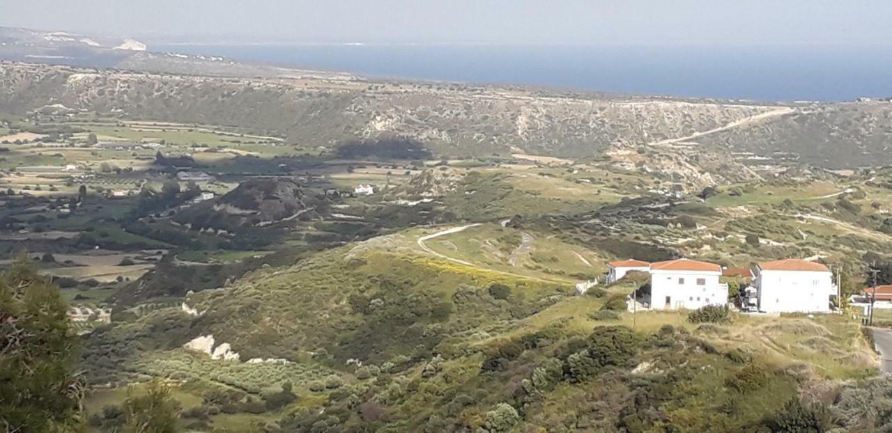 Chariandry Court Lägenhet Pissouri Exteriör bild